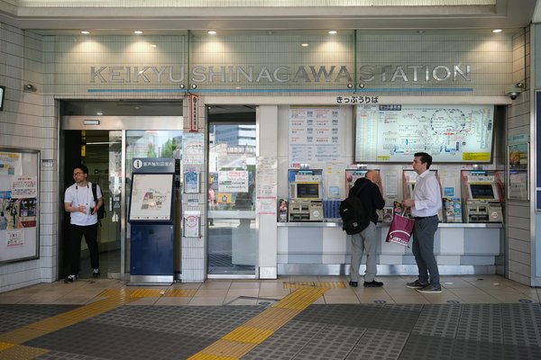 Comment trouver des compagnies de croisière fluviale offrant des excursions éducatives sur le Rhin?